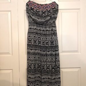 Strapless maxi dress with side slit